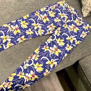 Bonobos 32/32 slim straight flower chinos